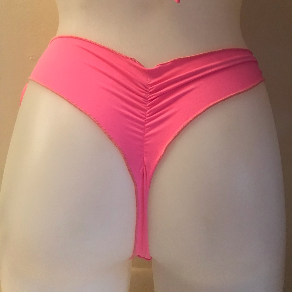 Bikini - Picture 6 of 7